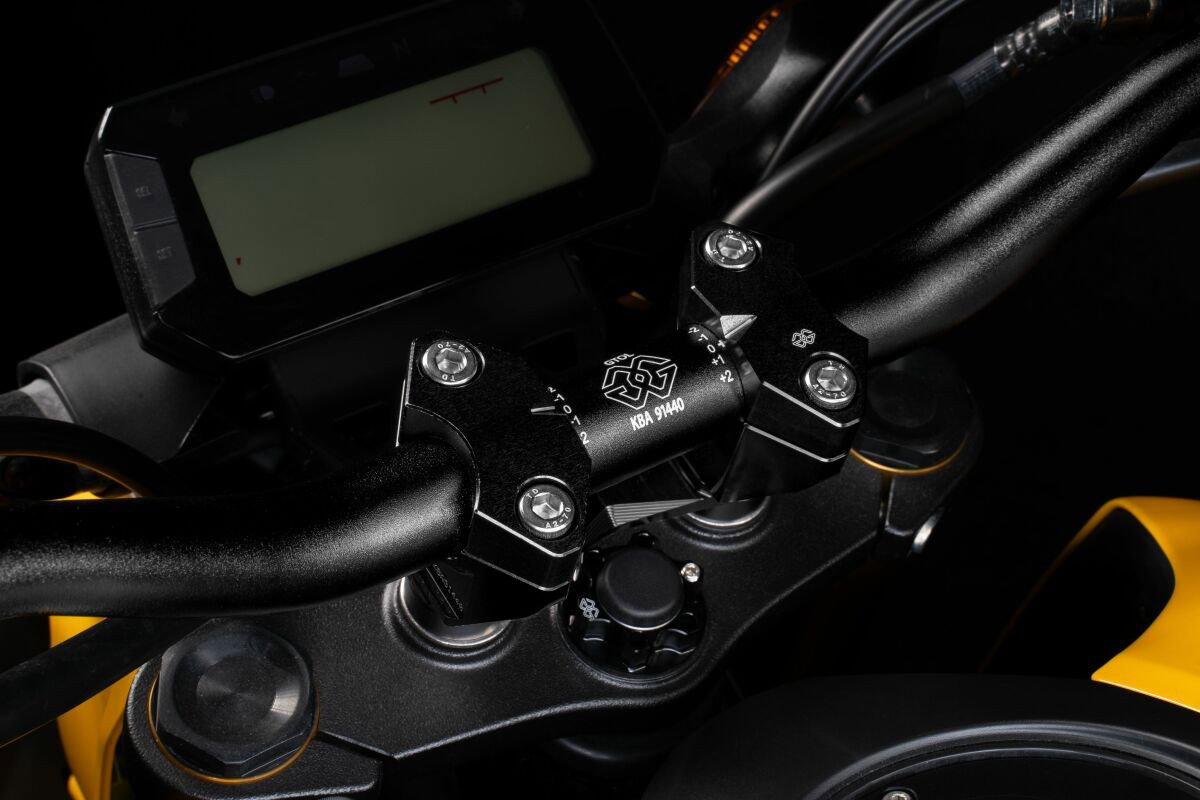 2DGT HANDLEBAR RISERS HONDA