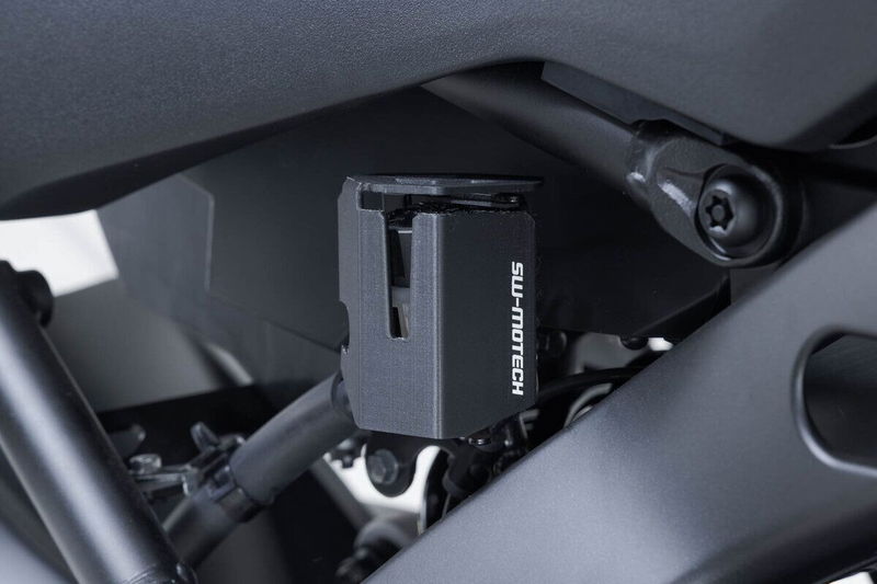 BRAKE FLUID RESERVOIR GUARD