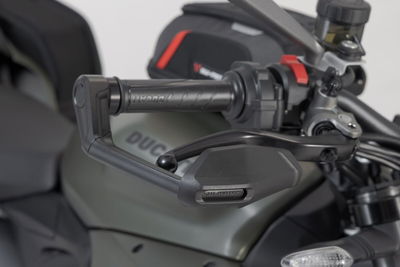 LEVER GUARDS W/ WIND PROTECTIO
