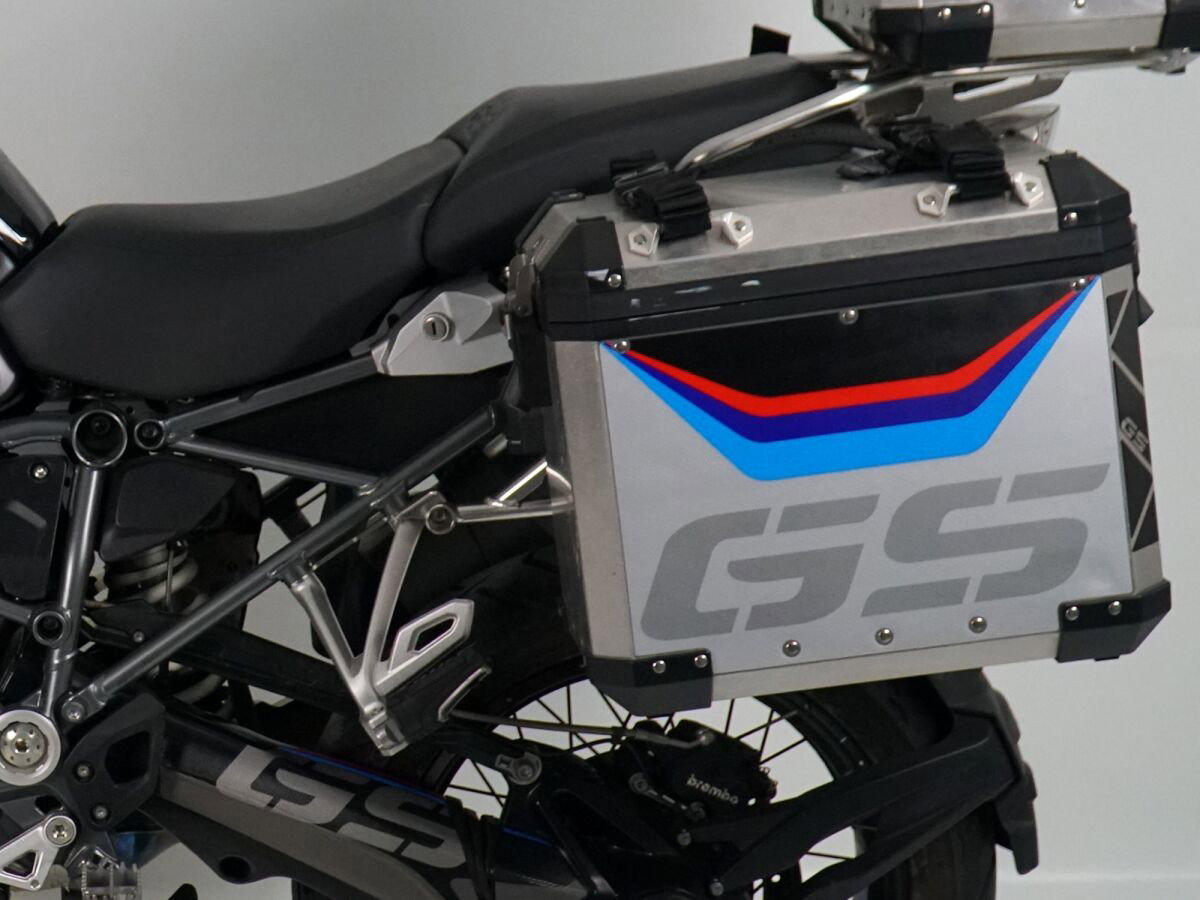 SCRTCH SVR BMW SIDE CASE
