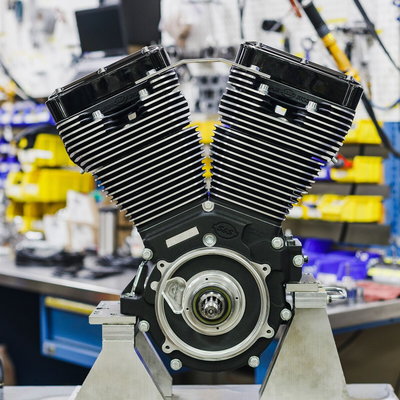 ENGINE V124 BLACK ED LB