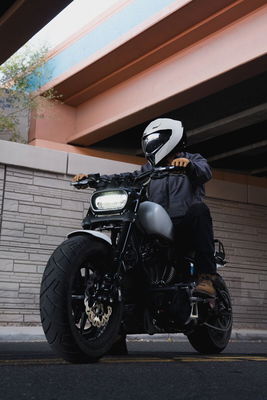 HELMET THRESHOLD GLOSS WHITE 2