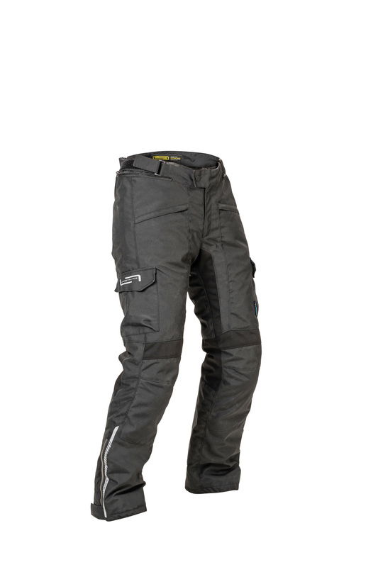 Lindstrands Textilbyxa Borgvik Pants Svart kort och vid D116