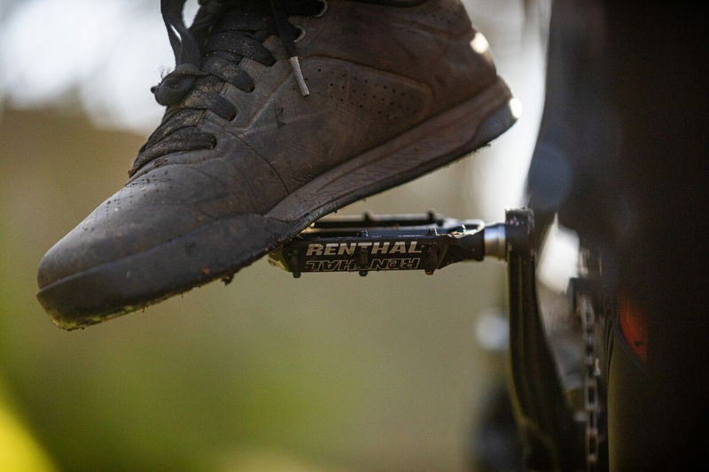 REVO-F FLAT PEDAL BK