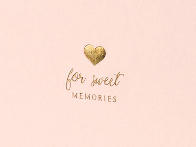 Gæstebog, lyserød med guldtekst