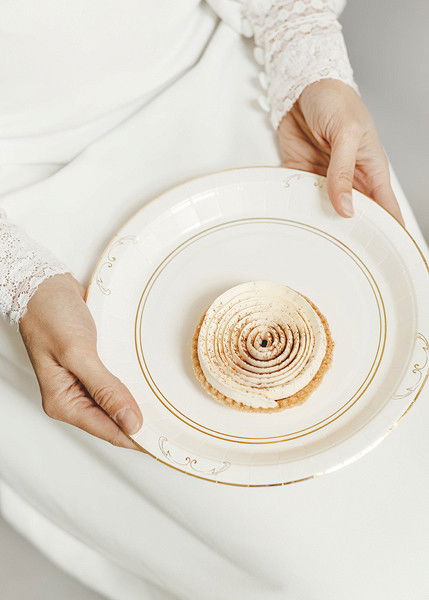 Papptallrikar, vit med guldornament, 6-pack