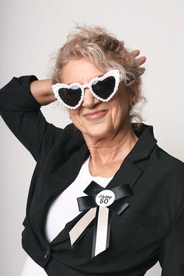 Briller, hjerteformede med perler, hvide