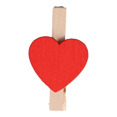 Träklädnypor, röda hjärtan