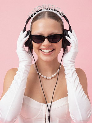 Hiuspanta, Happy Birthday, hopea/helmet