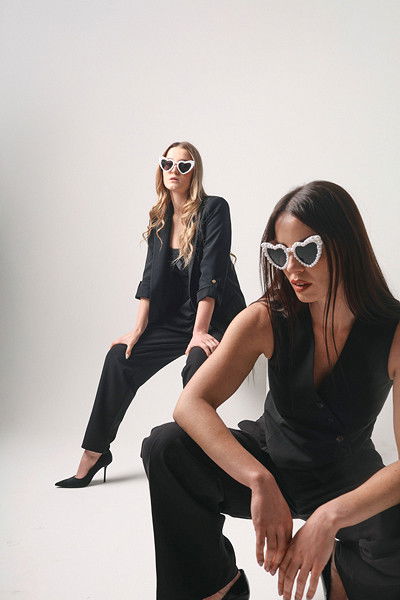 Briller, hjerteformede med perler, hvide