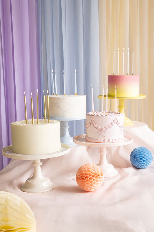 Tårtfat på fot, beige