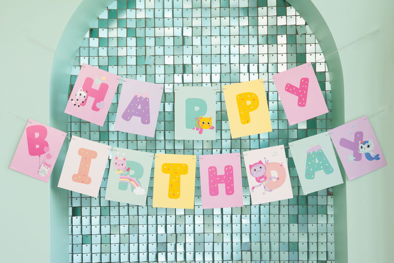 Slinger, Happy Birthday, Gabby’s Poppenhuis