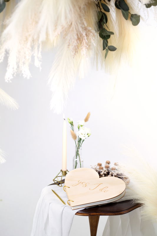 Gæstebog i træ, hjerte, 26,5x25 cm