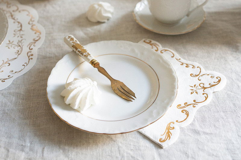 Servetter, vit med guldornament, 12-pack