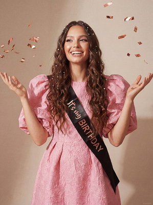 Sash, It's my birthday, musta/ruusukulta