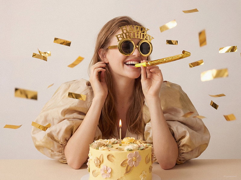 Silmälasit, Happy Birthday, kylmä kulta