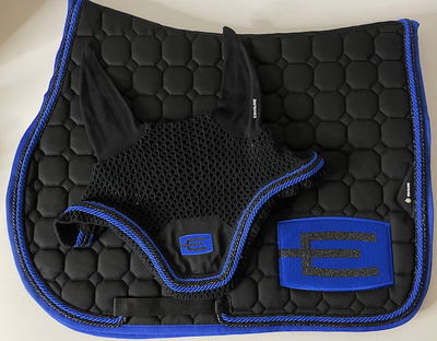 Hoppschabrak med E-logga och amerikansk luva Royal