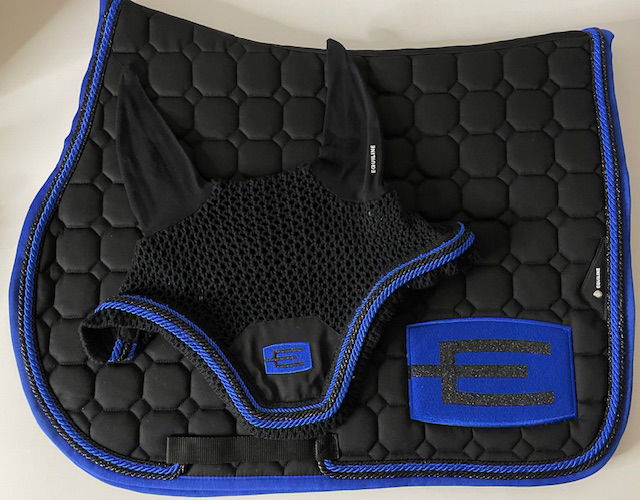 Hoppschabrak med E-logga och amerikansk luva Royal