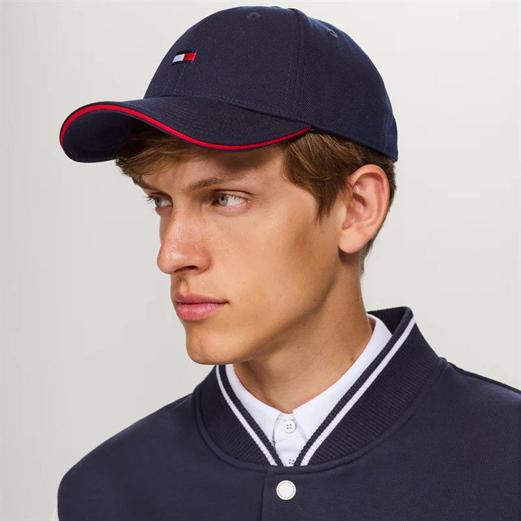 Dayton keps Tommy Hilfiger