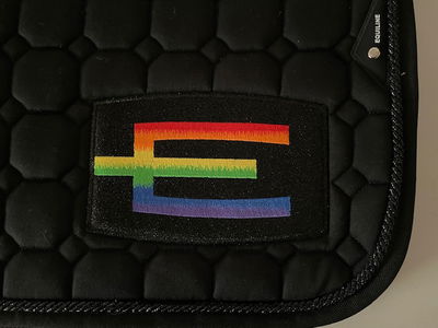 Hoppschabrak med E-logga Rainbow