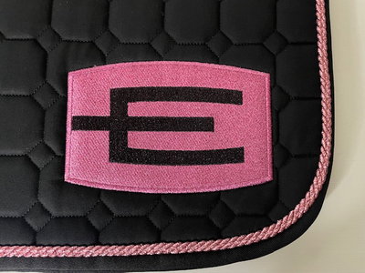 Hoppschabrak med E-logga ponny Svart/glitterrosa