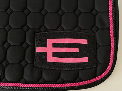 Hoppschabrak med E-logga Svart/rosa Ponny