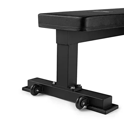 Du behøver ikke løfte bænken, men kan blot rulle den på hjulene