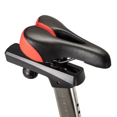 Spinningcykel Drakkaris. Nærbillede af sadlen.
