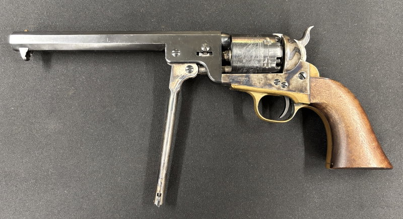 Svartkrutsrevolver Uberti, kal .36 (Begagnad)