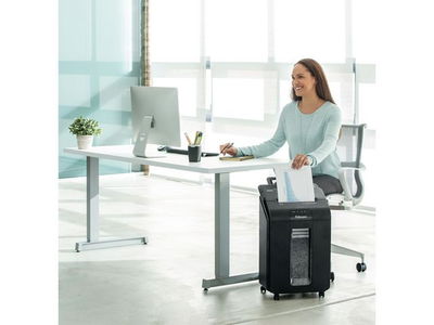 Dokumentförstörare FELLOWES AutoMax 100M P-4