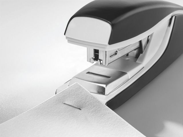 Häftapparat LEITZ 5523 FC 40 ark svart Häftapparat LEITZ 5523 FC 40 ark svart