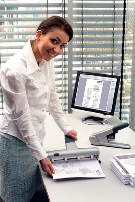 Hålslag Leitz 5114 Universal 30 ark Silver