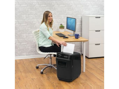 Dokumentförstörare FELLOWES AutoMax 200C P-4