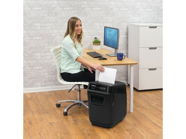 Dokumentförstörare FELLOWES AutoMax 200C P-4