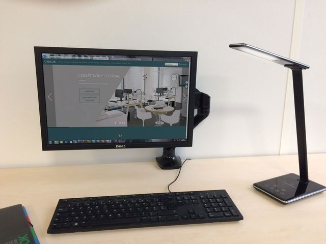 Bordslampa UNILUX Linka Led svart