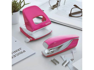 Häftapparat LEITZ 5502 30ark WOW cerise