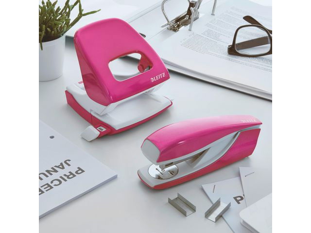 Häftapparat LEITZ 5502 30ark WOW cerise