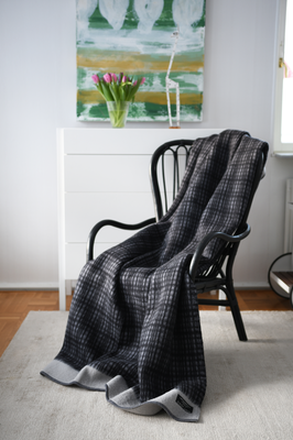 Ullpläd Darling - 205x150 cm - grå/svart