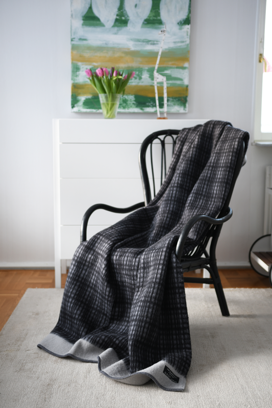 Ullpläd Darling - 205x150 cm - grå/svart