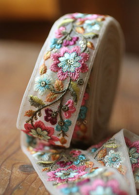 Dekorband - oblekt organza med blommor