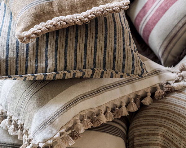 Linnetyg svart randigt - Tetbury Stripe  - Sanderson