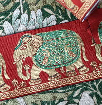 Dekorband med elefanter - röd