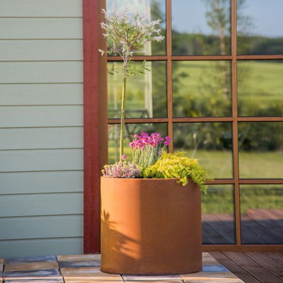 Myy- blomkruka i cortenstål