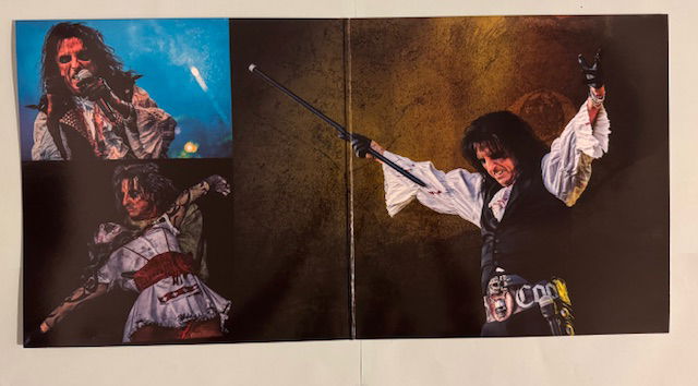 Alice Cooper Ol´ blackeyes is back Blå vinyl Live Partille arena 2019-09-28 2LP