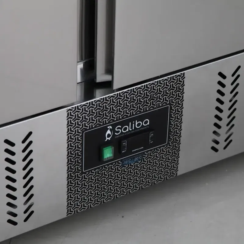 Kallskänksbänk 3 dörrar m  Hylla