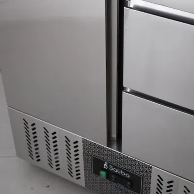 Kylbänk 90 cm 1 dörr/2 draglådor