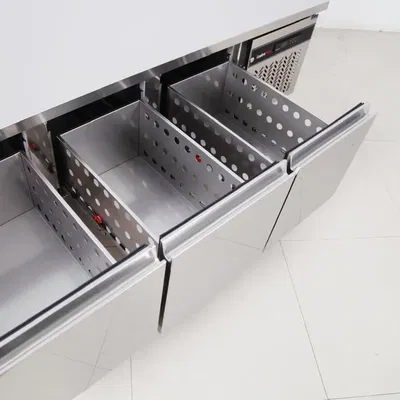 Grillkylbänk 3 draglådor 1795 mm