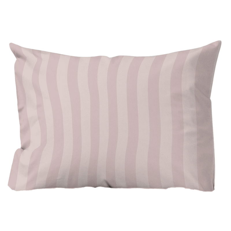 Mirage Satin Örngott Rosa 50x60 Randigt örngott i skön bomull satin i färgen rosa. Med måtten 50X60cm.
