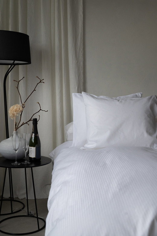 Hotell Satinrand Vit Påslakan Enkeltäcke 150x230 Borganäs of Sweden
