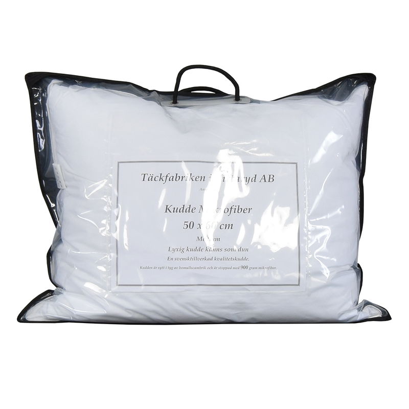 Kudde microfiber 900 gr 50x60 Lyxig huvudkudde som känns som dun men är fylld med 900 gram microfiber. Svensk tillverkad kvalitetskudde.